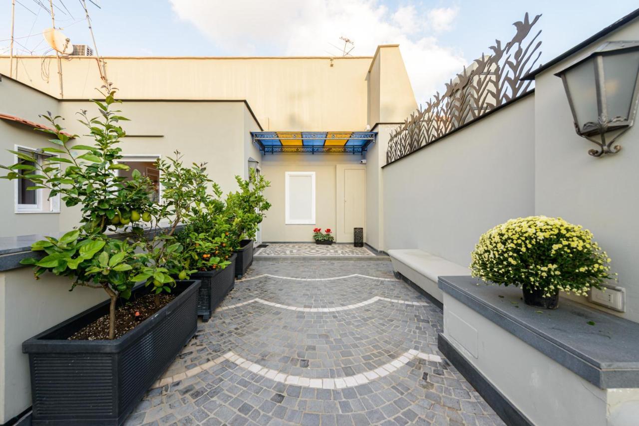 Dimorart Design Accomodations In Napoli Exterior photo