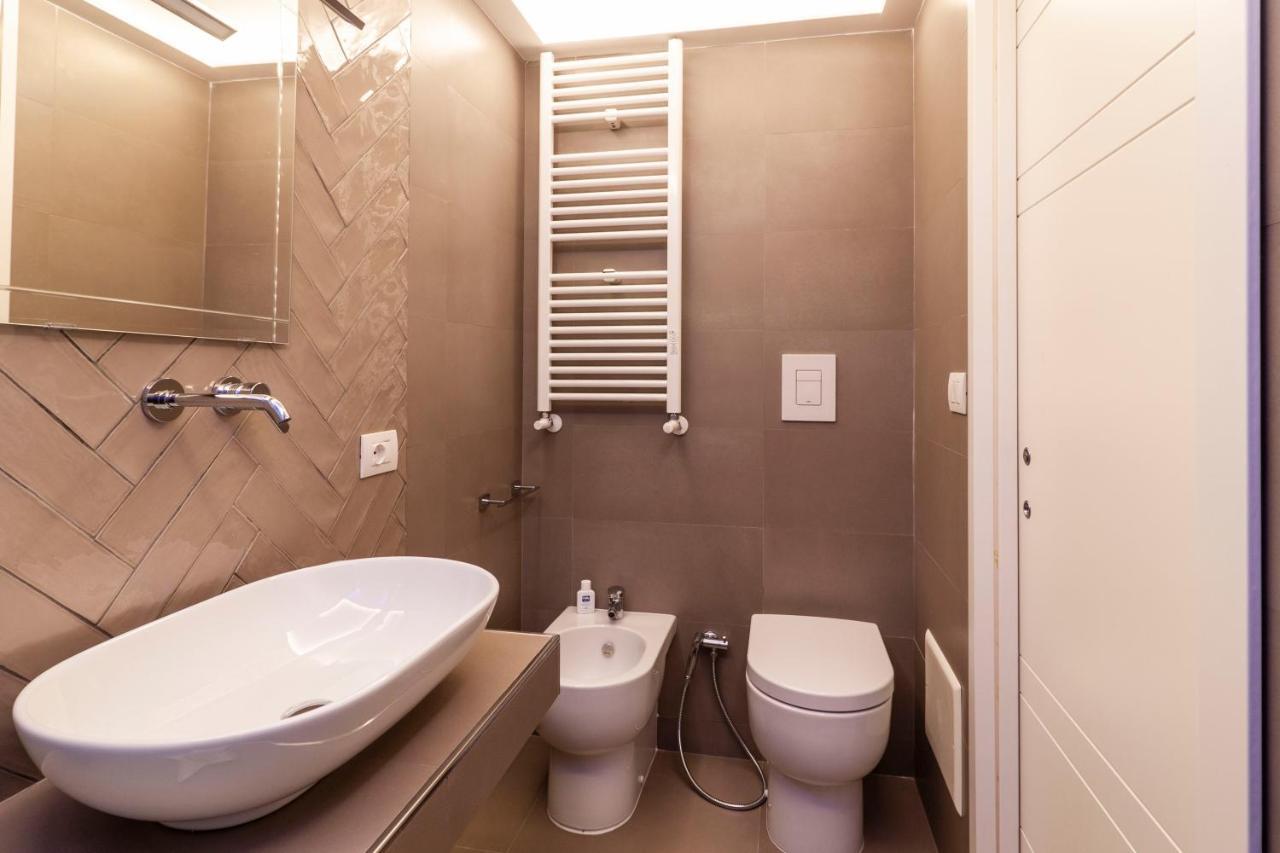 Dimorart Design Accomodations In Napoli Exterior photo